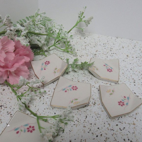 Flower Ceramic "Hashi-oki" Chopstick Rest - Picture 7 of 9